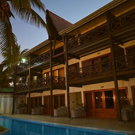 Hotel Baobab Cafe Morondava Exterior photo