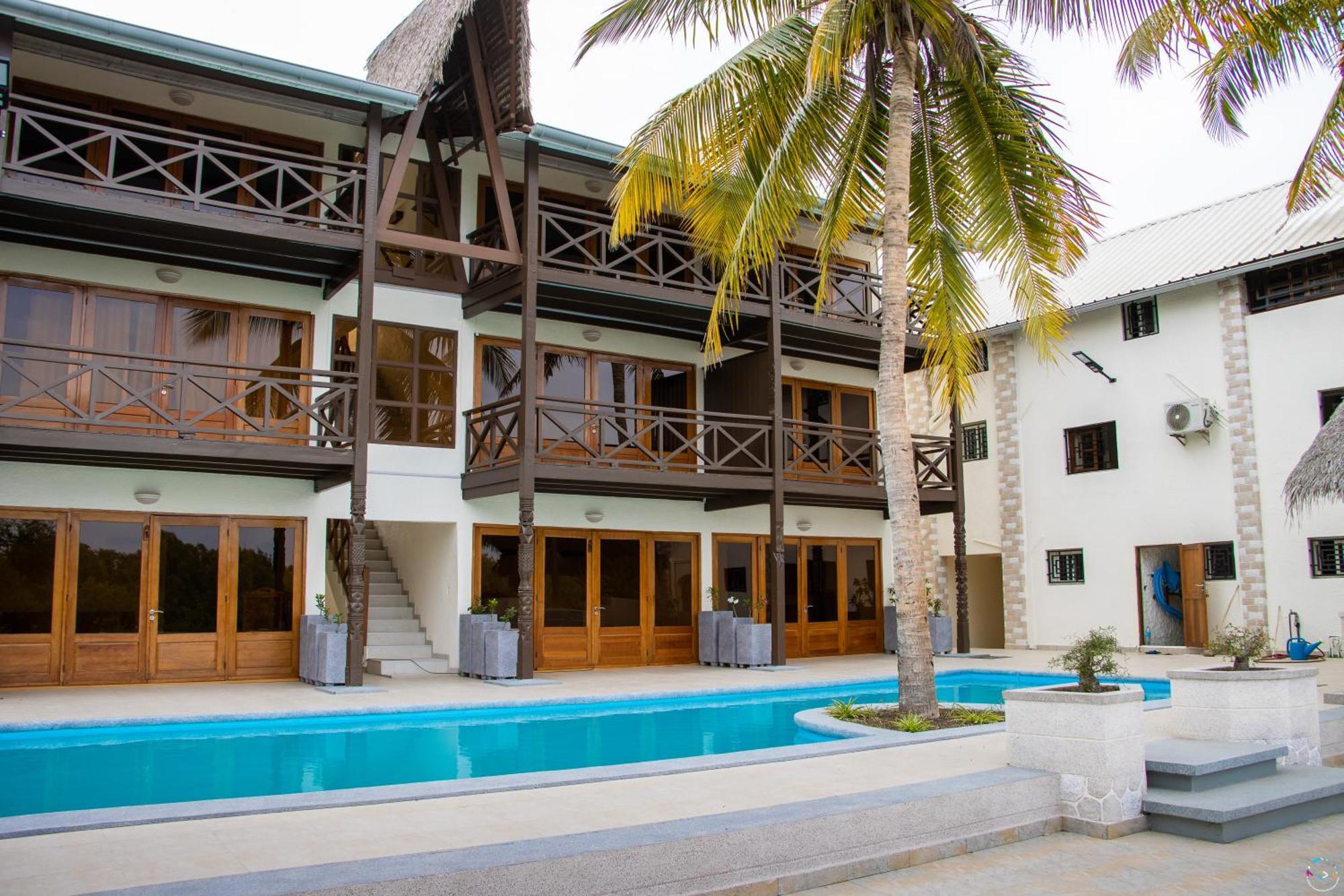 Hotel Baobab Cafe Morondava Exterior photo