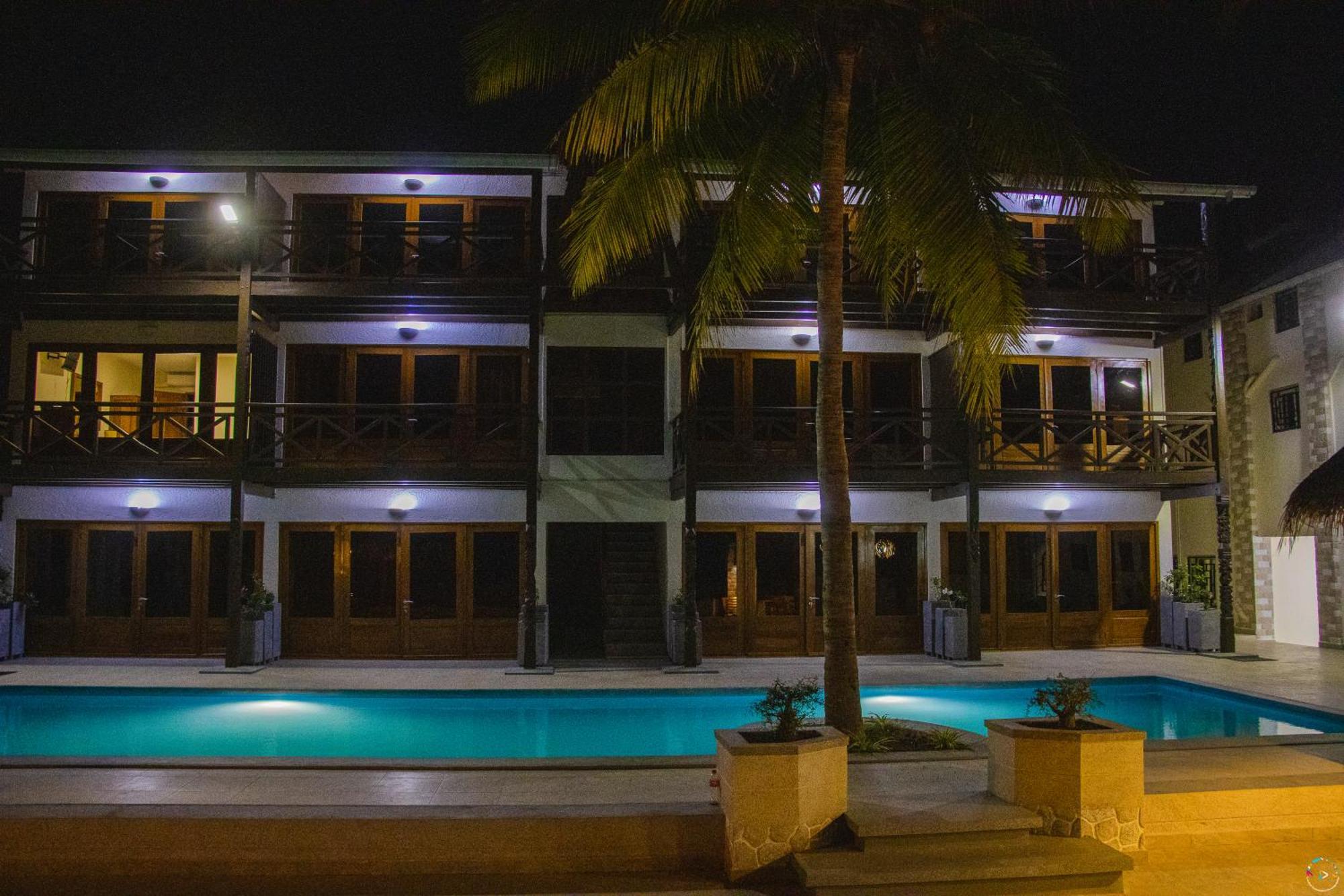 Hotel Baobab Cafe Morondava Exterior photo